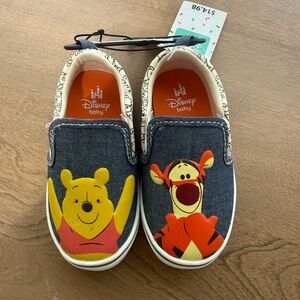 NWT Disney Pooh and Tiger Kids Slip On Shoes Size 6C